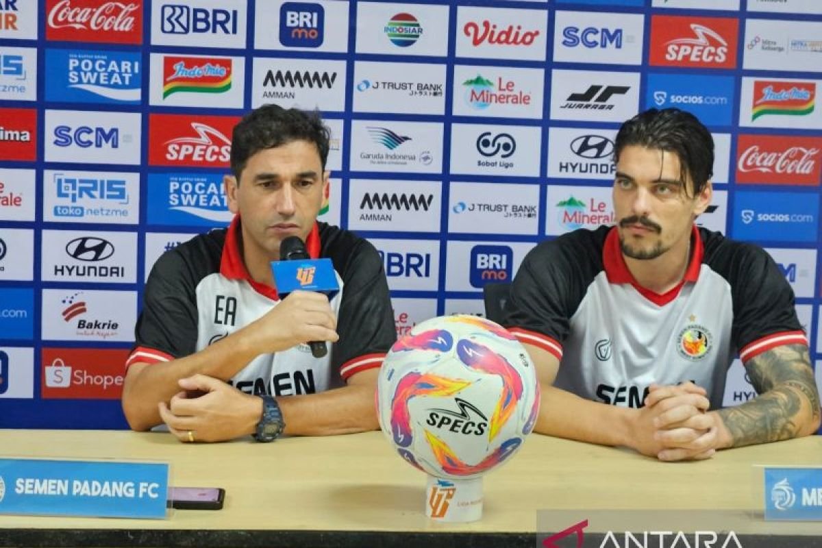 Pelatih Semen Padang Almeida Yakin Dapat Raih Tiga Poin di Markas Persija